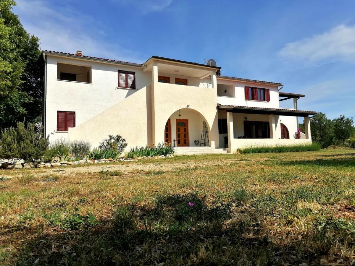 Апартаменты Casa Val Madorso Перой Экстерьер фото